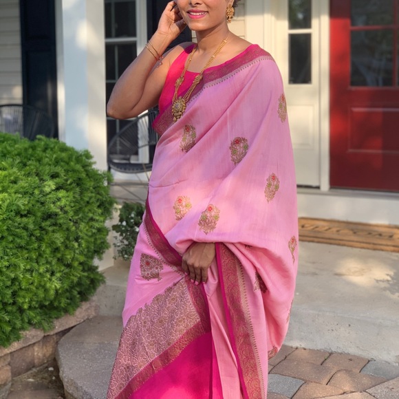 Munga soft silk banarasi saree with gold zari work - Picture 4 of 4